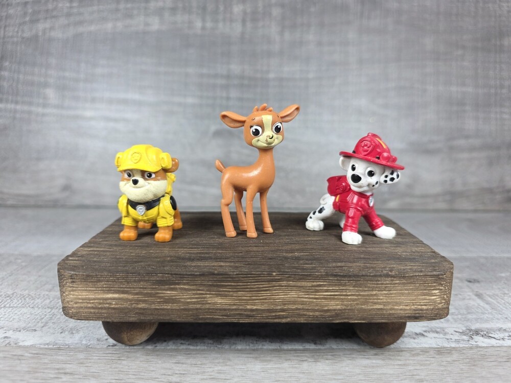 Paw Patrol REINDEER Toy Figure Everest Rescue Mission Baby Deer Fawn Lot g9aa